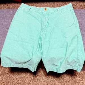 Izod Light Green Men's Flat Front Shorts